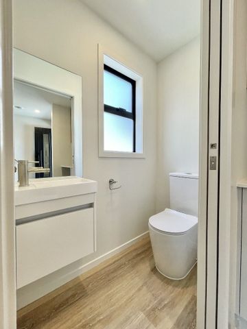 Modern 2-Bedroom Home in Wainuiomata - Photo 3
