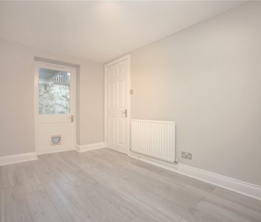 London Road, - Photo 1