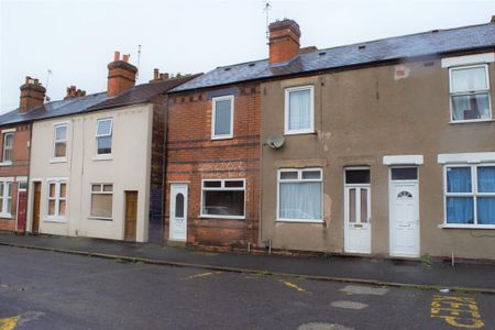 2 bedroom end of terrace house to rent - Photo 4