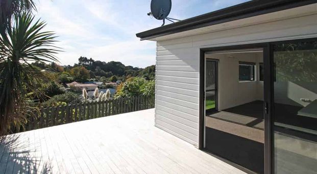 Tidy, Sunny & Easy Care - Photo 1