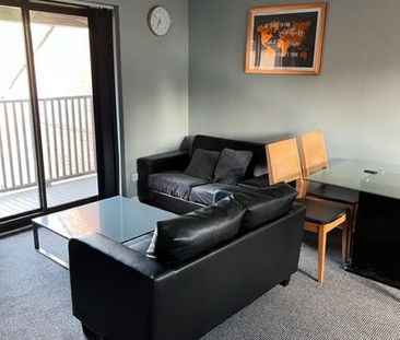 2 Bed Flat, Lenton, NG7 - Photo 1