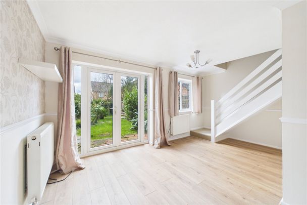 2 bedroom House in Calshot Place, Reading - Photo 1