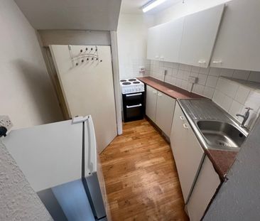 1 Bed Flat, Lodge Place, BS1 - Photo 2