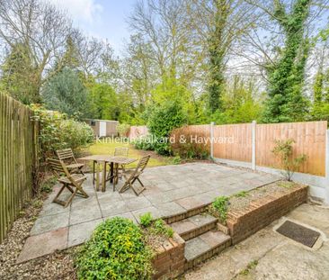 Leaves Green Road, Keston BR2 - Photo 1