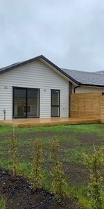 2 Bedroom in Riverhead - Photo 4