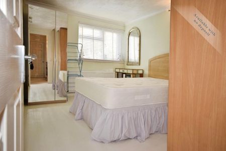 3 bedroom end of terrace house to rent - Photo 3