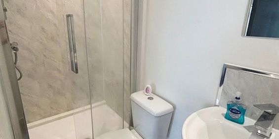 6 bedroom flat share to rent - Photo 3