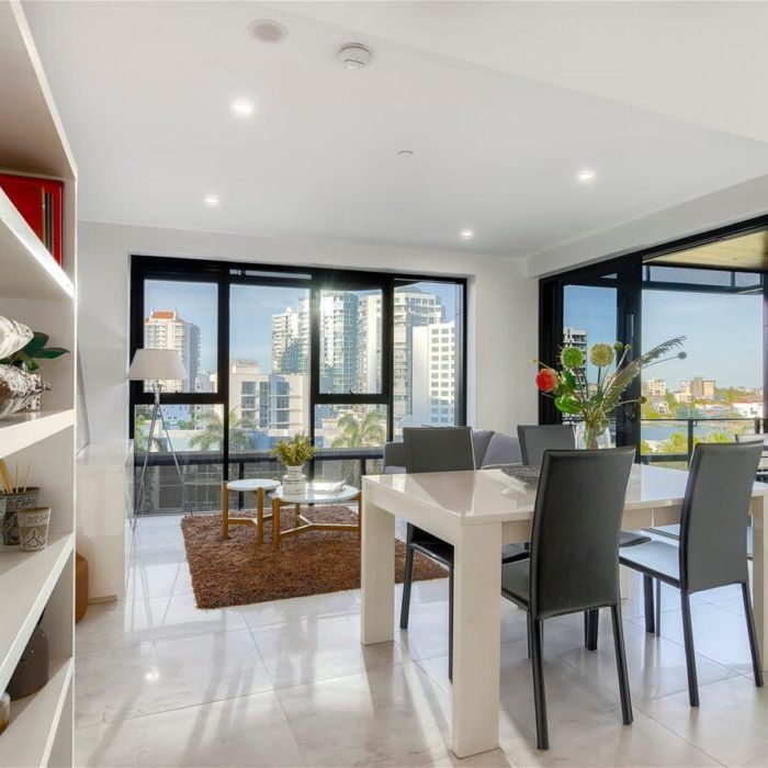 "Stunning Apartment for Rent in Picturesque Kangaroo Point - Luxury Living at Its Finest!" - Photo 1