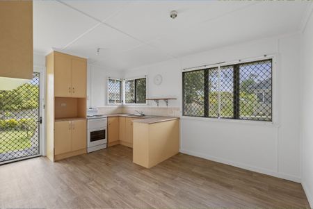 Great Location, Neat and Tidy - Photo 3