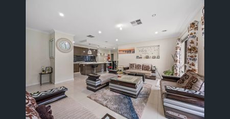 Large Executive Home In Established Estate! - Photo 2