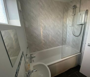 5 Bed Terraced House, Somerby Road, IG11 - Photo 4