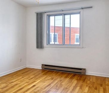 9422 Av. Hamelin - Photo 1