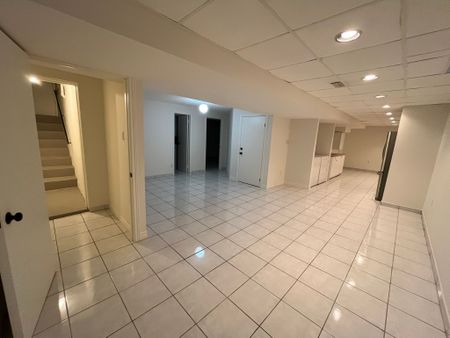 For Lease - 138 Venetian Crescent Unit# Basement, Vaughan, Ontario - Photo 4