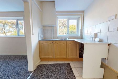 1 bedroom ground floor flat to rent - Photo 4