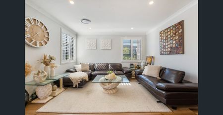 Oversized 5 Bedroom Family Home in Prime Location - Photo 5