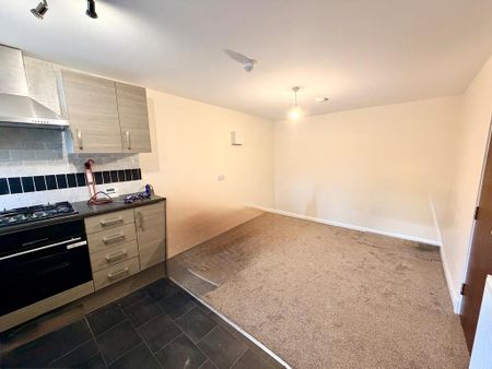 2 bedroom flat to rent - Photo 2