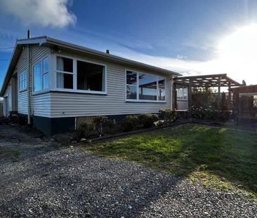 Sunny and spacious in Newlands - Photo 5