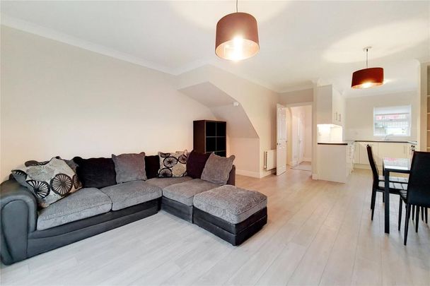 4 bedroom terraced house to rent - Photo 1