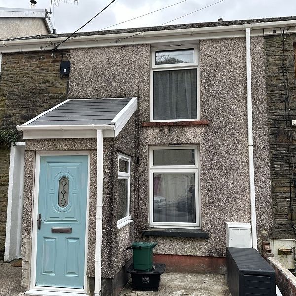 Pantteg, Ystalyfera, Swansea. - Photo 1