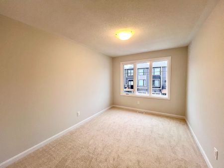 For Lease - 305 Clearpath Private, Kanata, Ontario - Photo 4