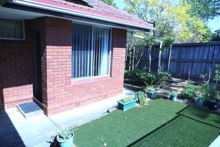 Flat/1 Bridgeview Crescent, Thornleigh. - Photo 4