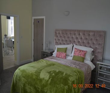Upper Dock Street, City Centre, Newport - Photo 5