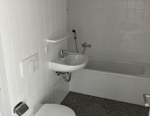 **helle 3 Zimmer mit EBK & Balkon** - Foto 1