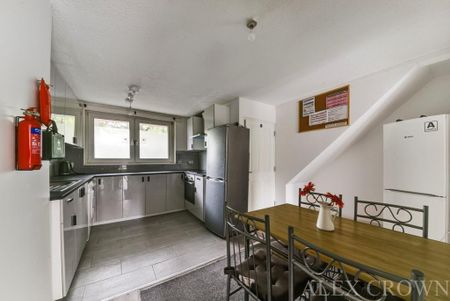 4 bedroom flat to rent - Photo 4