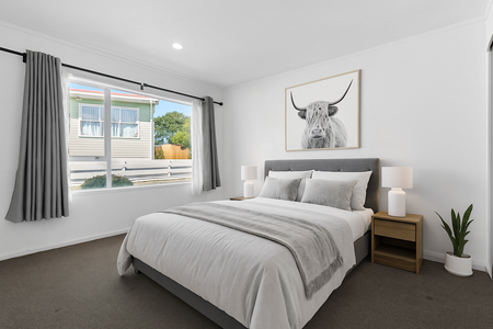 Spacious Family Home with Garage - Unbeatable Location - Photo 2