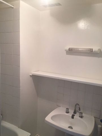 Location Appartement 2 pièces 47m² ROUEN 76000 - Photo 5