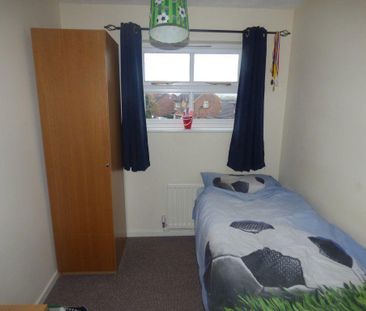 3 bedroom semi-detached house to rent - Photo 6