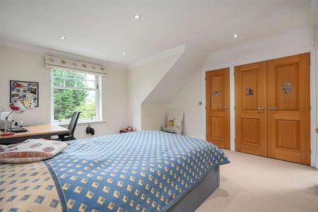 Grange Court, Old Avenue, Weybridge, KT13 - Photo 3