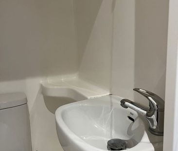 Studio Flat, London, SW5 - Photo 5