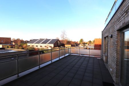 Een appartement op de 1ste verdieping rechts met 2 slaapkamers, terras, garage en autostaanplaats. - Photo 3