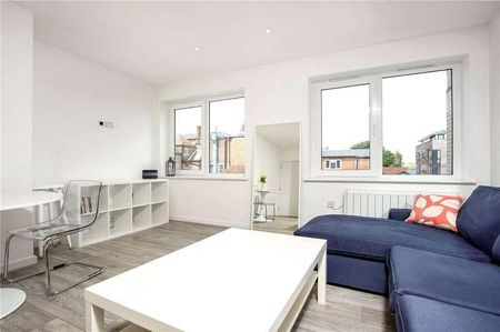 Saxon House, St. Georges Street, Winchester, Hampshire, SO23 - Photo 2