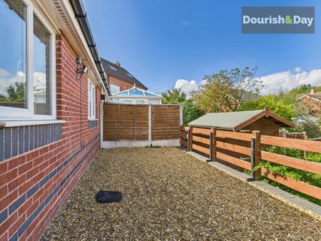 2 bedroom semi-detached bungalow to rent - Photo 2