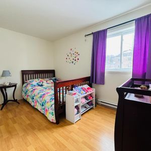 ST-ROMUALD (Lévis) 4 1/2 à louer | À quelques minutes des ponts | MAI ou JUIN 2026 - Photo 2