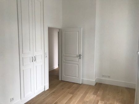 Location Appartement 2 pièces 53m² BORDEAUX 33000 - Photo 2