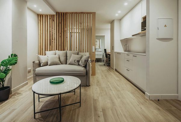 Piso de alquiler en Peset Aleixandre, Torrefiel - Photo 1