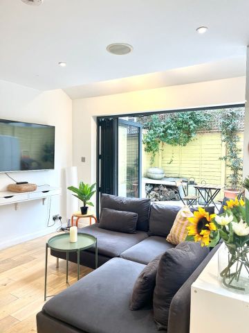 2 Bed Flat, Archel Road, W14 - Photo 2