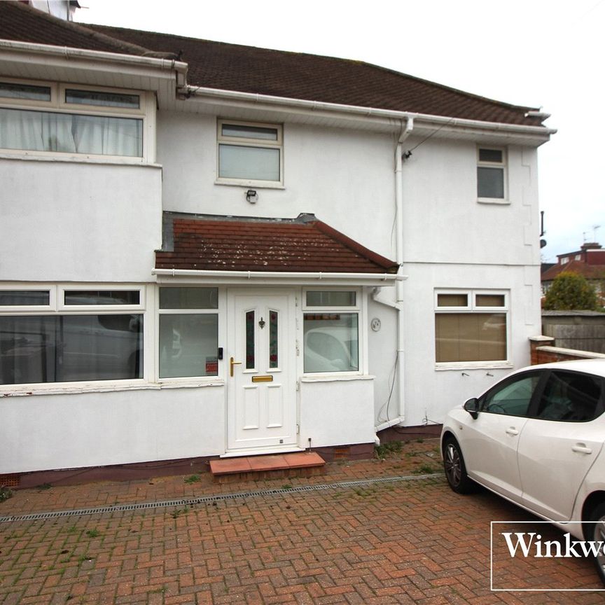 Whitehouse Avenue, Borehamwood, Hertfordshire, WD6 - Photo 1