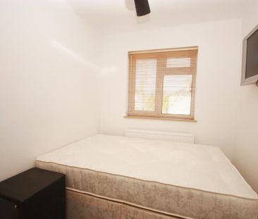 Long Drive, East Acton, London, W3 7PP - Photo 1