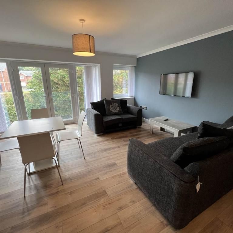 3 bedroom flat to rent - Photo 1