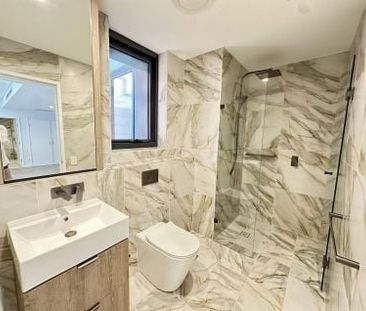 Brand New Luxury and Light filled 2 bedroom apartment in Green Square - Photo 6