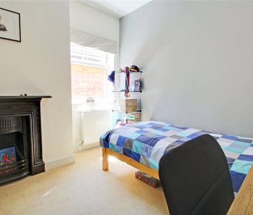3 bedroom semi-detached house to rent - Photo 6