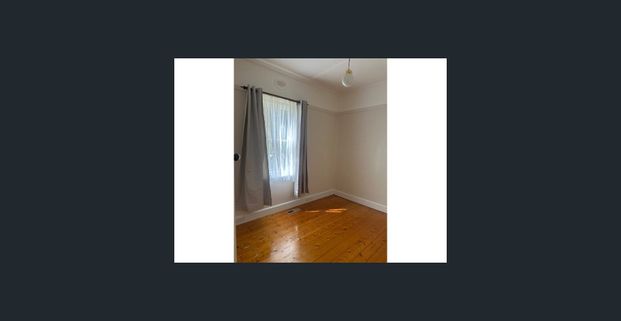 CHARMING 2 BEDROOM HOUSE IN LEAFY ASCOT VALE - Photo 1