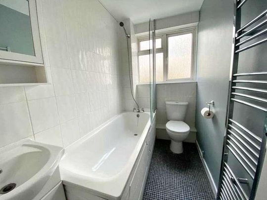 Link Way, Denham Green, UB9 - Photo 1