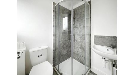 1 bedroom in a house share to rent - Photo 3