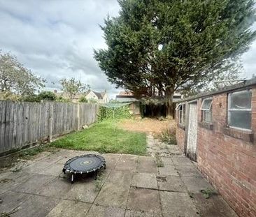 3 bedroom terraced house to rent - Photo 3