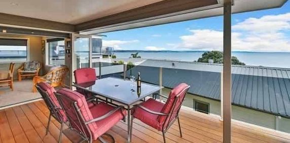 Property offers a small office or 4th bedroom - Photo 2